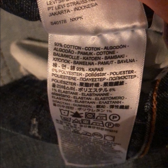 Levi’s Wedgie Denim Shorts - Picture 8 of 10